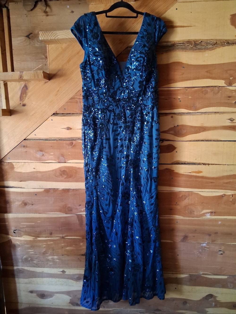 NWOT Womens Blue Plum Brand, Navy Sequin V-Neck Evening Gown